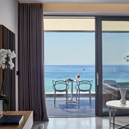 Lesante Blu - The Leading Of The World, Adults Only 5* Трагаки