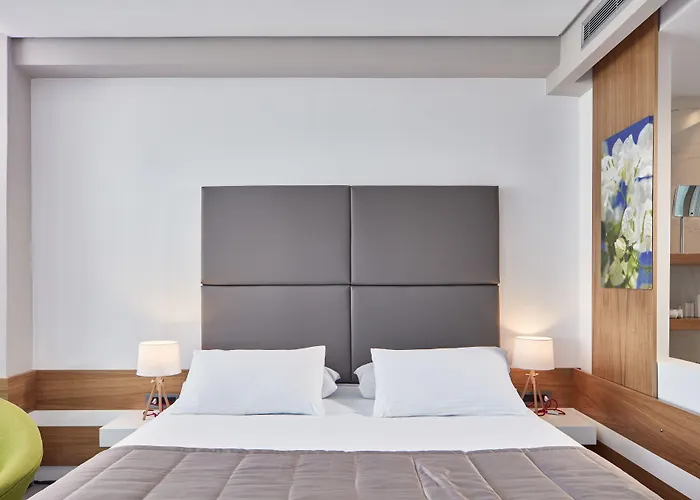 Lesante Blu - The Leading Of The World, Adults Only