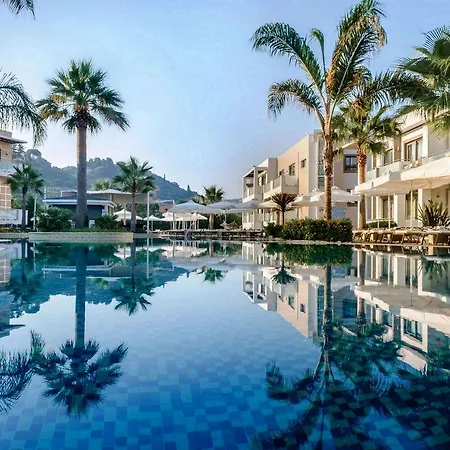 Lesante Blu - The Leading Of The World, Adults Only Tragaki