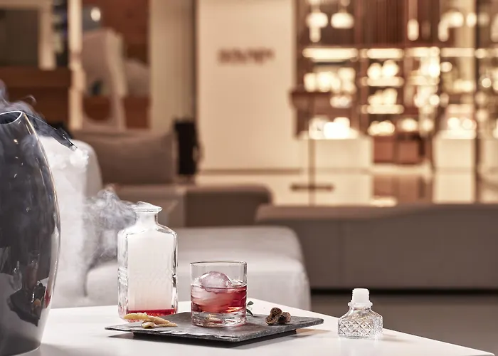 Lesante Blu - The Leading Of The World, Adults Only Τραγάκι