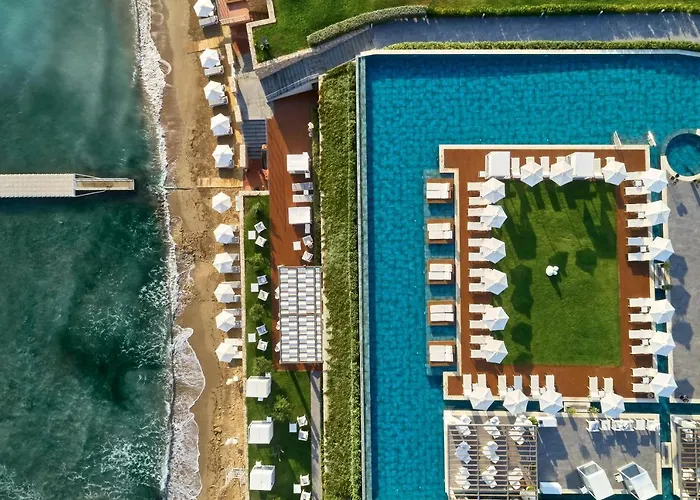 Lesante Blu - The Leading Of The World, Adults Only Τραγάκι